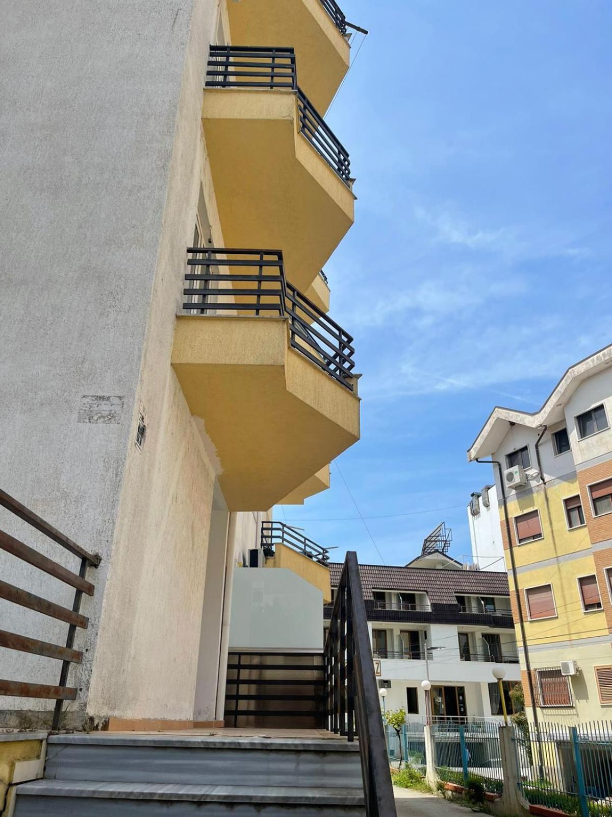 Klevi Apartamento